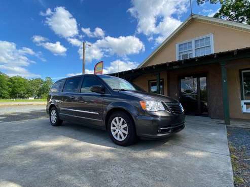 2016 Chrysler town and country - - by dealer - vehicle for sale in Reidsville, NC