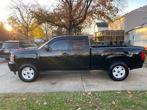 2007 CHEVY SILVERADO EXTRA CAB 4X4 - cars & trucks - by dealer -... for sale in West Long Branch, NJ