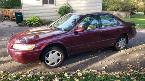 Reliable affordable 1998 Camry for sale in Lakeland, MN