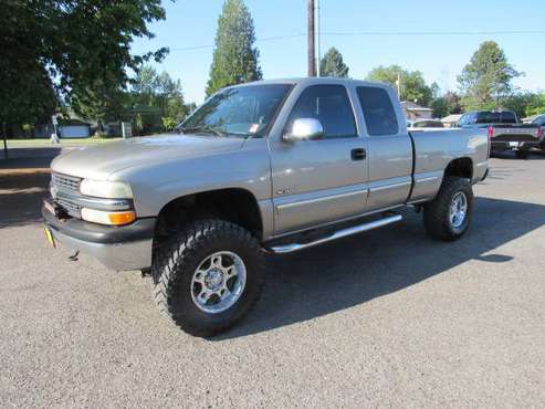 00 Chevrolet Silverado 1500 4WD! LIFTED! NEW TIRES! IN HOUSE for sale in WASHOUGAL, OR