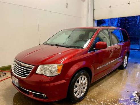 2013 Chrysler town and country for sale in Lynnwood, WA