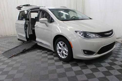2017 *Chrysler* *Pacifica* *Touring-L Plus 4dr Wagon for sale in Tucker, GA
