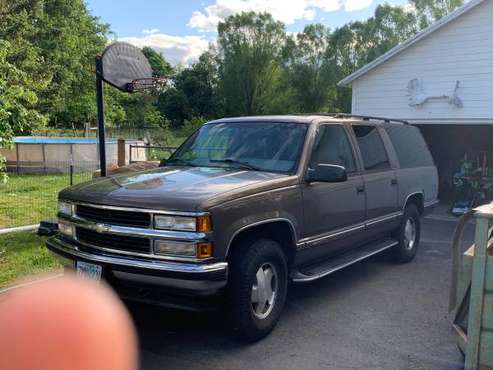 Chevy suburban for sale in Roseburg, OR