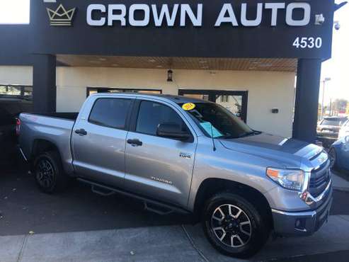 2014 Toyota Tundra SR5 CrewMax 4WD Excellent Condition Clean Carfax for sale in Englewood, CO