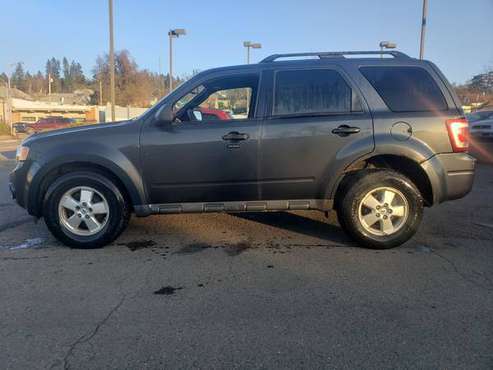 2009 Ford Escape (Clean Title - Deal) - - by dealer for sale in Roseburg, OR