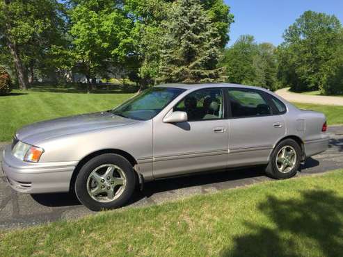 1999 Toyota Avalon XL for sale in Detroit Lakes, ND