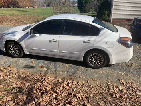 2010 Nissan Altima - cars & trucks - by owner - vehicle automotive... for sale in Asheboro, NC