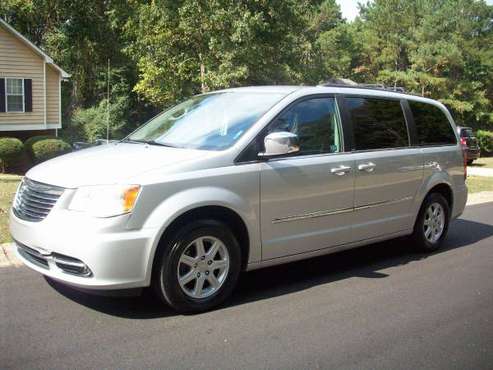 2012 CHRYSLER TOWN&COUNTRY for sale in Powder Springs, TN