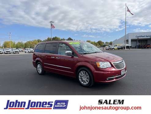 2016 Chrysler Town & Country Touring-L FWD for sale in Salem, IN