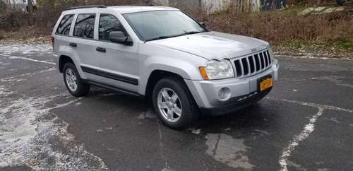 2005 JEEP GRAND CHEROKEE LAREDO - cars & trucks - by owner - vehicle... for sale in Fredonia, NY