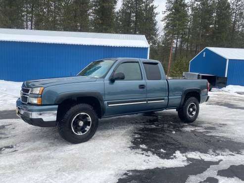 2007 chevy Silverado extended cab 1500 for sale in Libby, MT