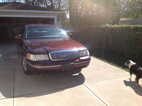 02 Ford crown Vic LOW MILES for sale in Cleveland, OH