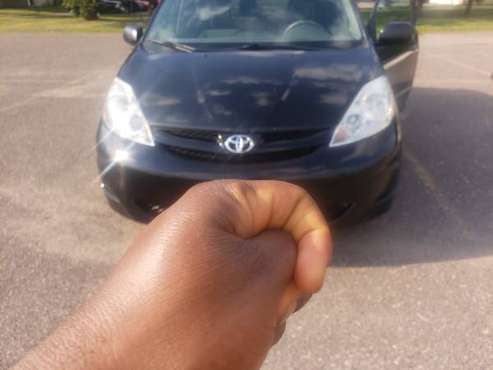 2009 Toyota sienna - cars & trucks - by owner - vehicle automotive... for sale in Saint Paul, MN