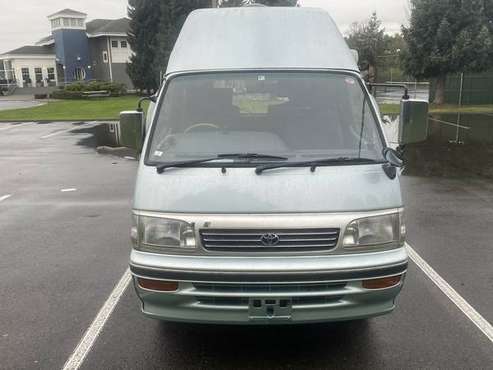 Toyota Hiace high roof camper van, 1995, diesel, 4wd, automatic for sale in Bellevue, WA