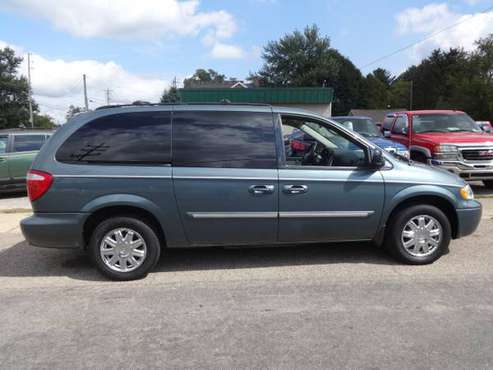 2007 Chrysler Town and Country Van for sale in Mogadore, OH