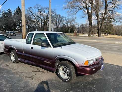 1996 GMC SONOMA - - by dealer - vehicle automotive sale for sale in URBANA, IL