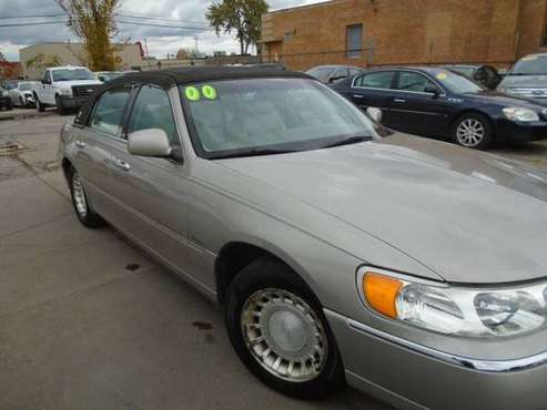 2000 Lincoln Town Car Executive 4dr Sedan 132700 Miles for sale in Toledo, OH
