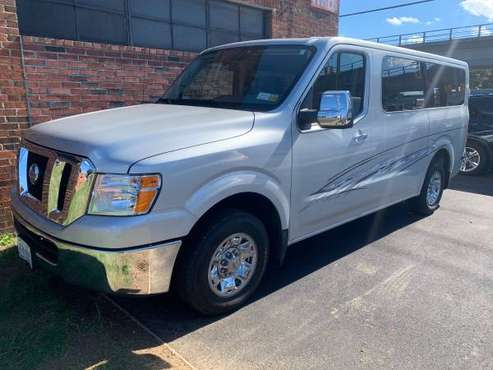 2020 Nissan NV3500 12 Passanger Van 6, 500 MILES 1 Owner Clean Carfax for sale in Copiague, NY
