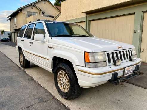 1995 Jeep Grand Cherokee Limited 4x4 ( clean title) for sale in El Cajon, CA
