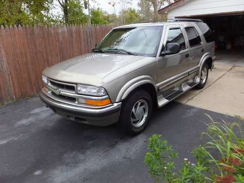 1998 Chevy Blazer LT 4X4 for sale in WAUKEGAN, IL