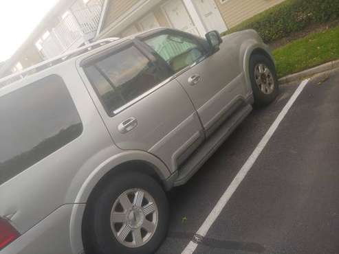 Clean 03 Lincoln Navigator for sale in Holbrook, NY