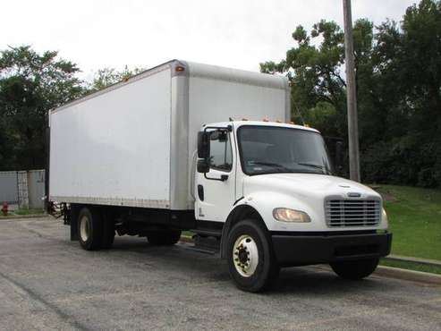 26ft box truck 2008 Freightliner M2 106 liftgate Cummins - cars & for sale in Willowbrook, IL