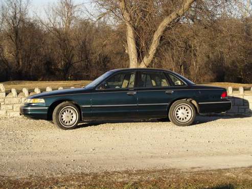 1997 Crown Victoria - cars & trucks - by owner - vehicle automotive... for sale in Independence, MO