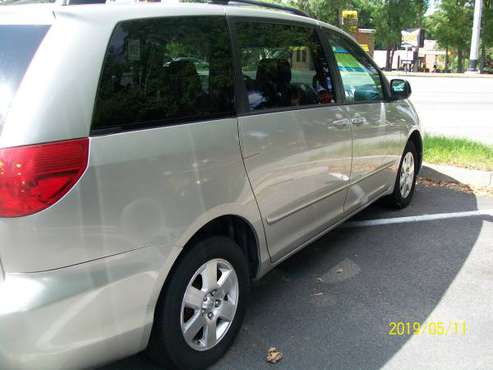 2007 Toyota Sienna van LE for sale in Savannah, GA