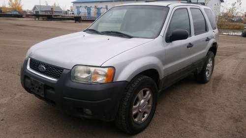 Parting out 2004 Ford Escape 4x4 for sale in Fargo, ND