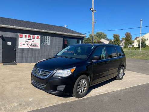 2012 Volkswagen Routan SE - - by dealer - vehicle for sale in Rochester, MN