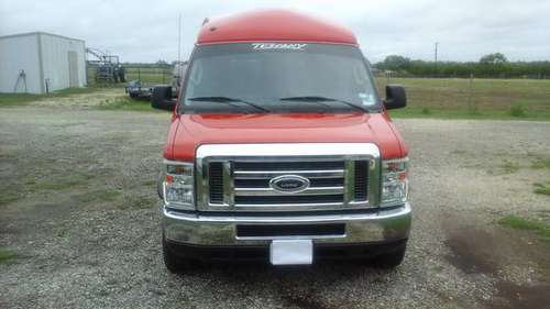 2011 Ford conversion handicap van for sale in Adkins, TX