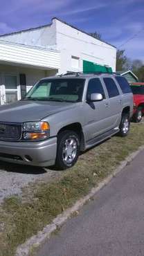 2006 GMC Denali AWD 4x4 6.0 Loaded/Leather 1 owner for sale in West Frankfort, IL