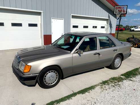 1991 Mercedes-Benz 300-Class 4 Dr 300D Turbodiesel Sedan for sale in Macomb, IL