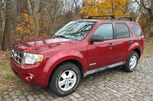 2008 Ford Escape V6 XLT 4x4 Wagon/Leather and Sunroof - cars &... for sale in Lansdowne, PA