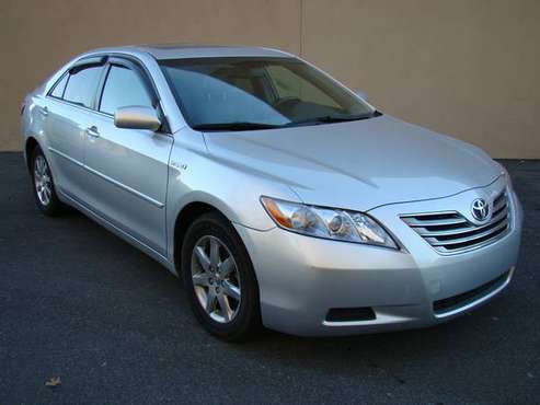 2007 Toyota Camry Hybrid Gas/Electric Silver - cars & trucks - by... for sale in Matthews, NC