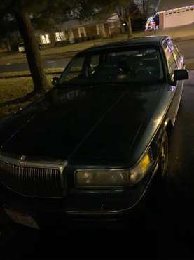 Beautiful 1995 Lincoln Towncar - cars & trucks - by owner - vehicle... for sale in Columbus, OH