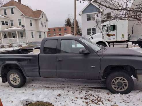 2001 dodge pick up 4wd new motor for sale in Springfield, MA