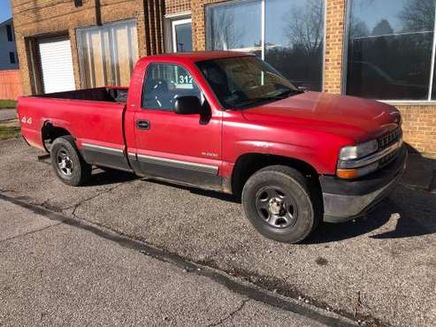 2001 CHEVY SILVERADO 4X4 180K!!! - cars & trucks - by owner -... for sale in Ashland, OH