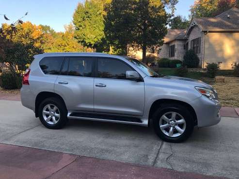2010 Lexus GX 460, 94k miles, seats 8, 4WD, luxury for sale in Carbondale, IL