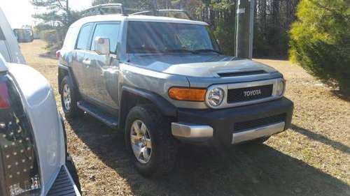 SOLD my 2010 Toyota fj Cruiser 4X4 tow package runs great - cars & for sale in Petersburg, VA