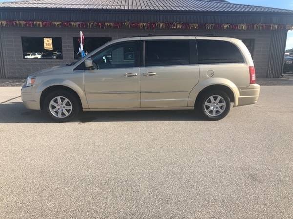 2010 Chrysler Town Country Touring Plus for sale in Green Bay, WI – photo 2