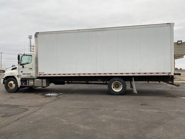 2015 Hino 268A 26' Box Truck ***DOCK HEIGHT***AUTOMATIC TRANS*** -... for sale in Swartz Creek, WI – photo 4
