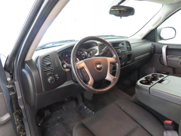 2011 Chevy Silverado LT Ext. Cab New Tires Remote Start - Warranty for sale in Wayland, MI – photo 5