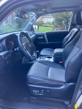2020 Toyota 4Runner SR5 Premium 4x4, 1 Owner, 3rd Row, Seats Moon for sale in Bellevue, WA – photo 7