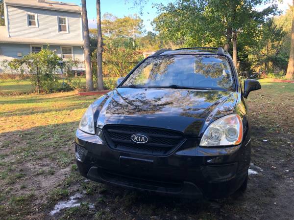2008 KIA RONDO for sale in Brentwood, NY