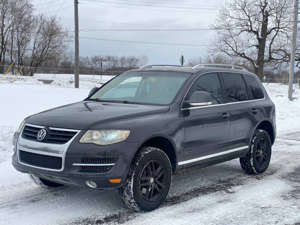 2008 Volkswagen Touareg Snow Beast - - by dealer for sale in Griffith, IL