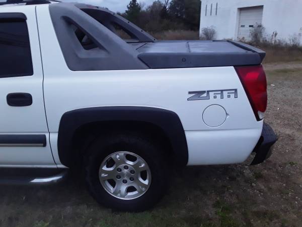 2004 Chevy avalanche z66 $4500 obo - cars & trucks - by owner -... for sale in Lancaster, NC – photo 16
