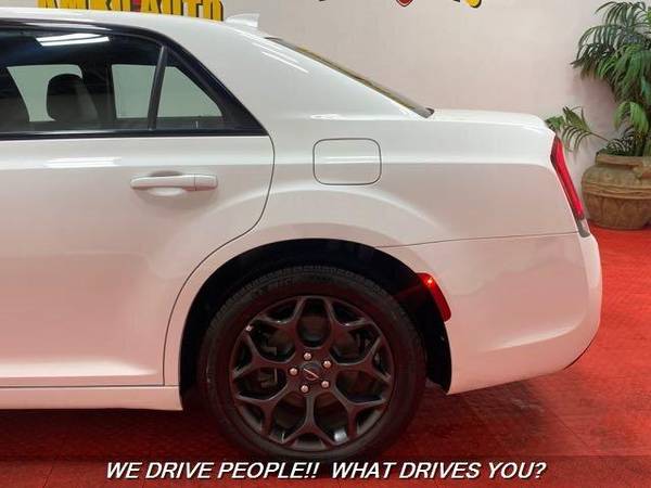 2020 Chrysler 300 Series S AWD S 4dr Sedan We Can Get You Approved for sale in TEMPLE HILLS, MD – photo 10