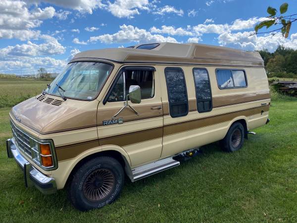 1985 Dodge b250 camper van for sale in Columbus, OH – photo 3