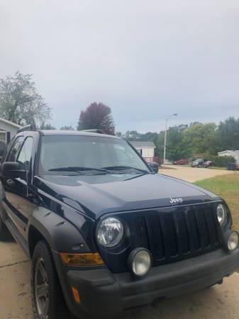 2006 jeep liverty 4x4 not rust for sale in Janesville, WI